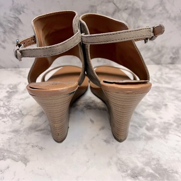 Taupe wedges (Sz 9) - Picture 9 of 10